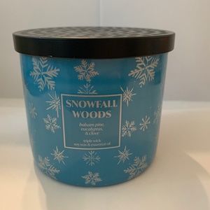 Scentsational Snowfall Woods Candle, Snowflake, Winter, Snow, NWT